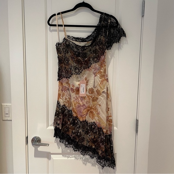 CHRISTOPHER KANE Valence And Lace Trim Ivory Dress - Picture 7 of 14